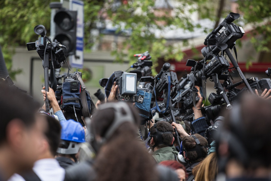 Die Angstbeißer: Gekaufte hetzen gegen freie Medien